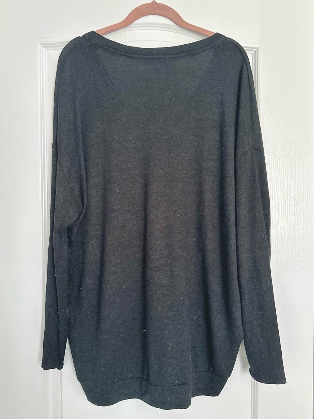 Wilfred Free Aritzia Black Devinette Oversized High-Low Plunging V-Neck Sweater - Picture 3 of 4